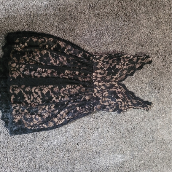 Dress - Picture 1 of 3